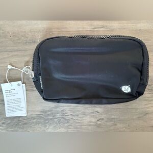 Lululemon everywhere belt bag